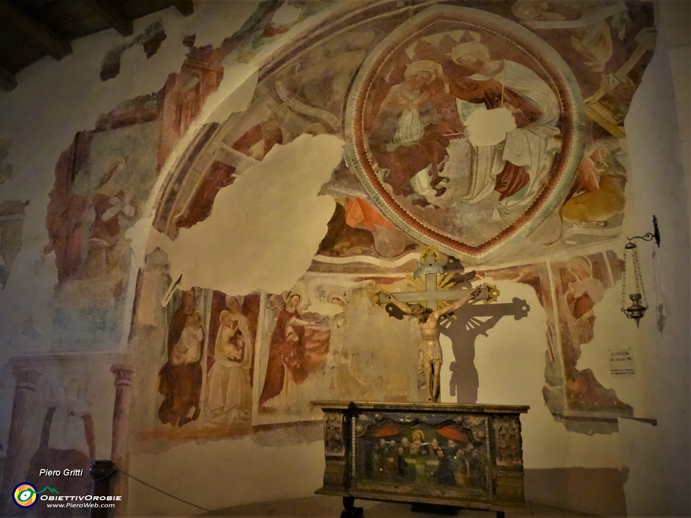 49 Cappella con affreschi del XV secolo.JPG